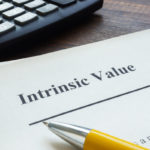 Cara menghitung nilai intrinsic value saham