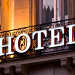 Daftar Saham Hotel Terbaik di BEI